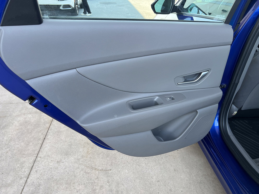 Used 2023 Hyundai Elantra SEL w/ Convenience Package FWD image 21