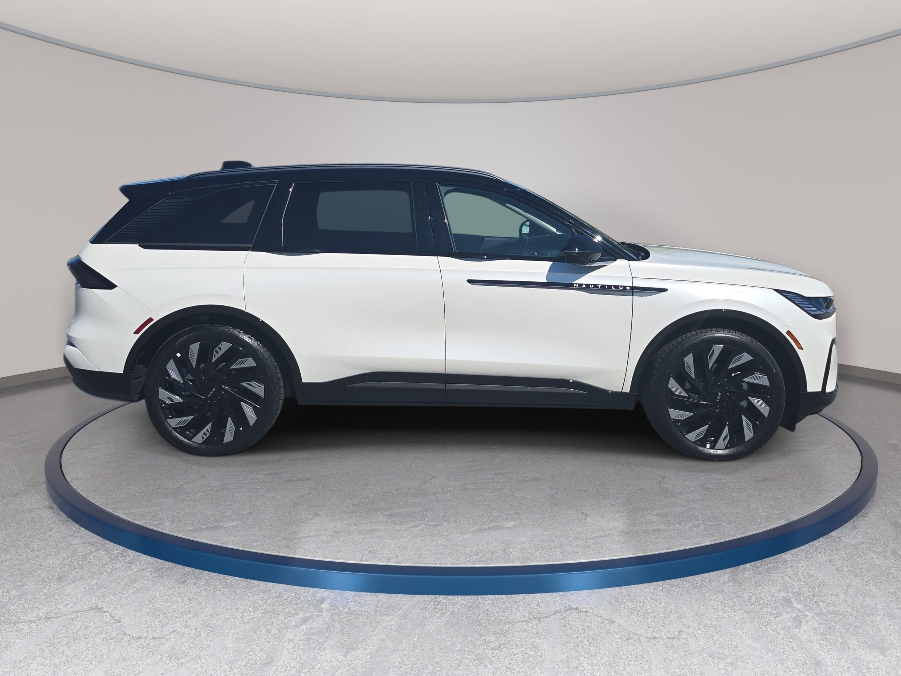 New 2026 Lincoln Nautilus Reserve w/ Jet Appearance Package AWD/4WD image 4