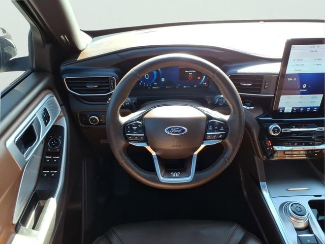 Used 2023 Ford Explorer King Ranch w/ Technology Package image 14
