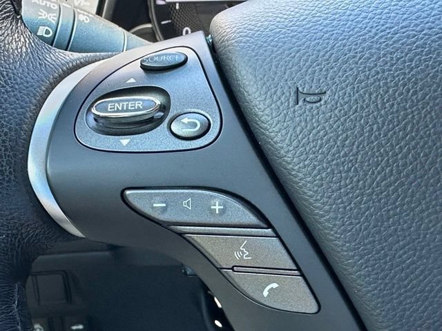 Used 2018 INFINITI Q70 L 3.7 AWD/4WD image 16