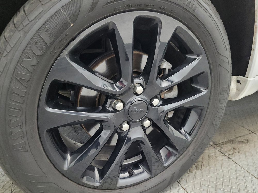 Used 2020 Jeep Grand Cherokee Altitude image 31