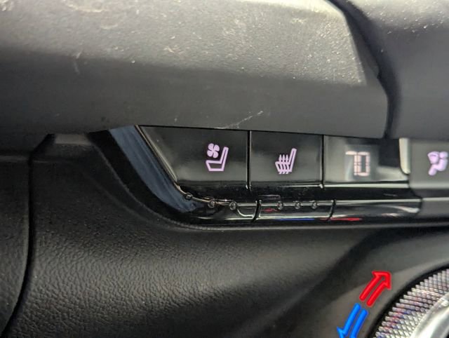 Used 2021 Chevrolet Camaro LT RWD image 15