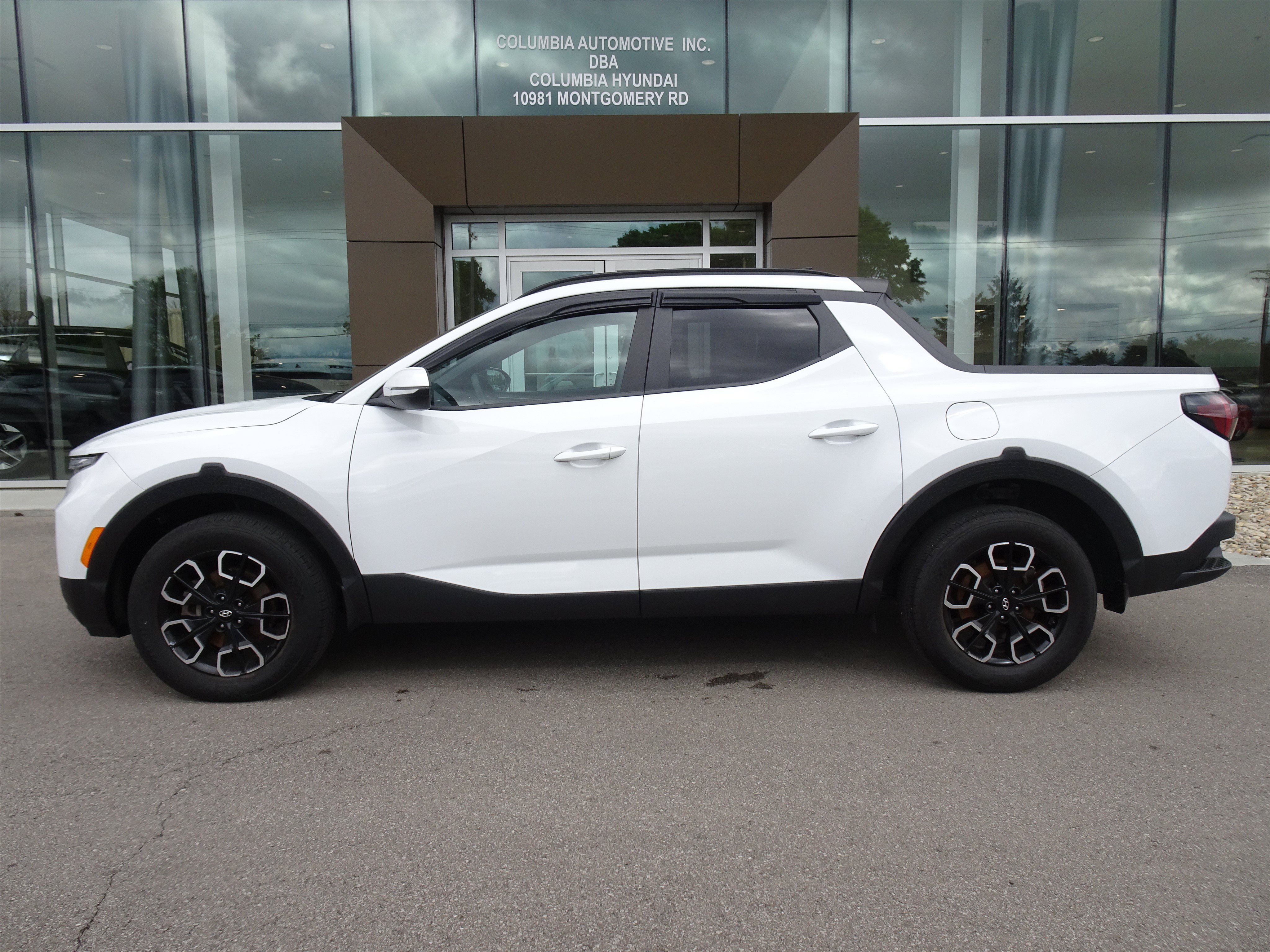 Used 2022 Hyundai Santa Cruz SEL Premium AWD/4WD image 2