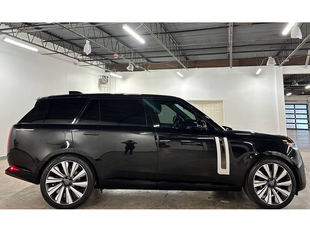 Used 2023 Land Rover Range Rover SV AWD/4WD image 9