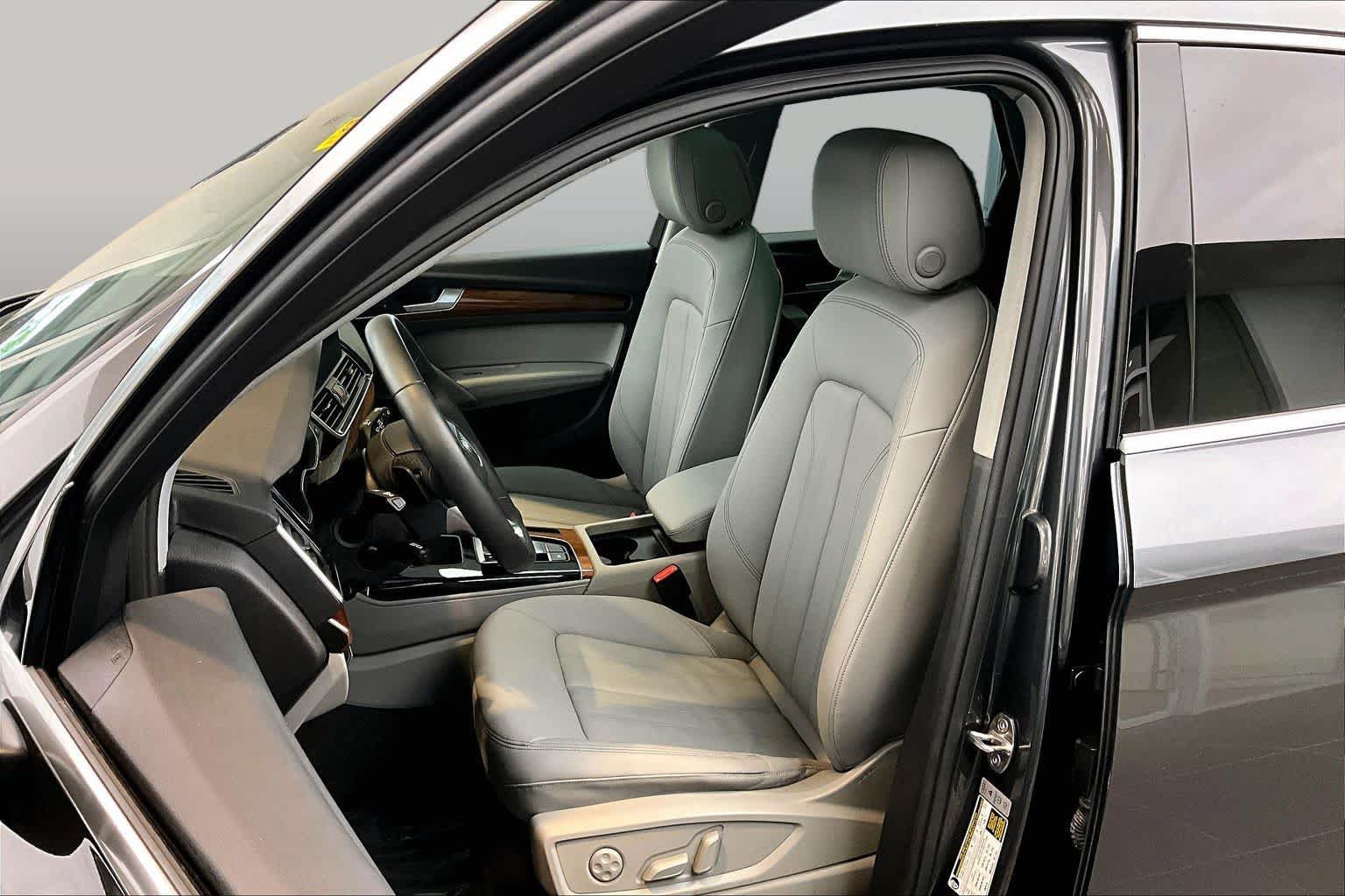 Used 2023 Audi Q5 2.0T Premium Plus w/ Premium Plus Package AWD/4WD image 8