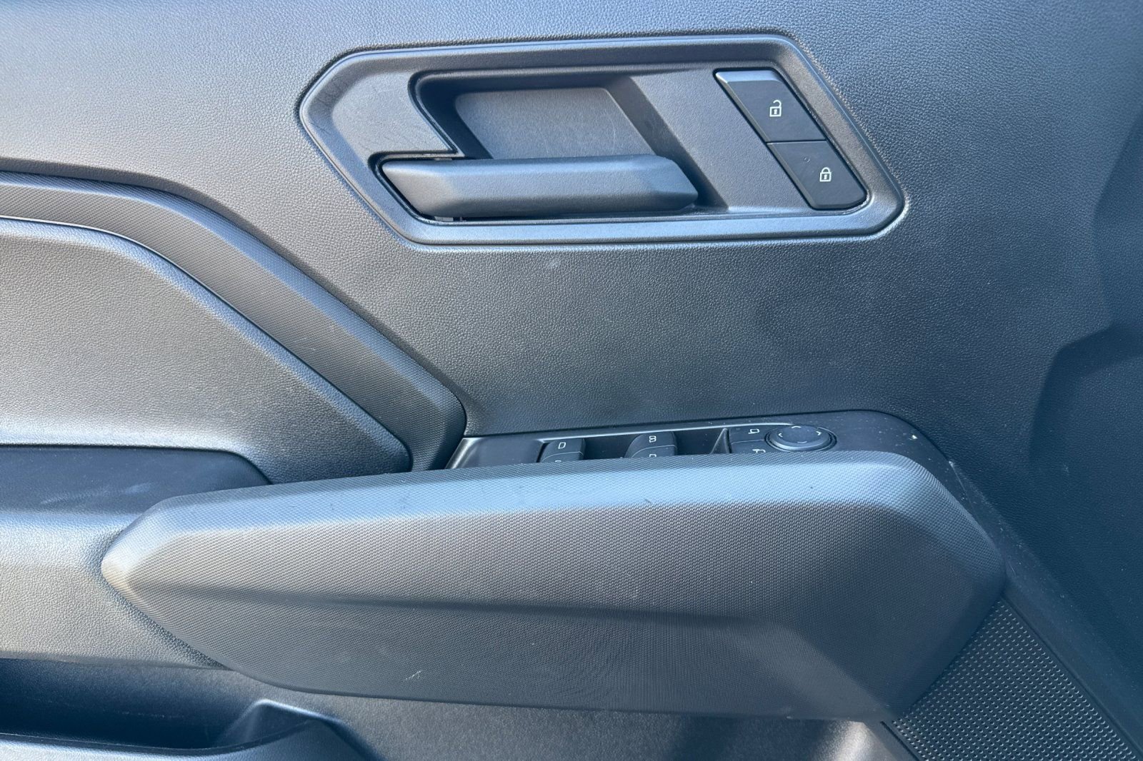 Used 2025 Chevrolet Colorado Trail Boss image 10