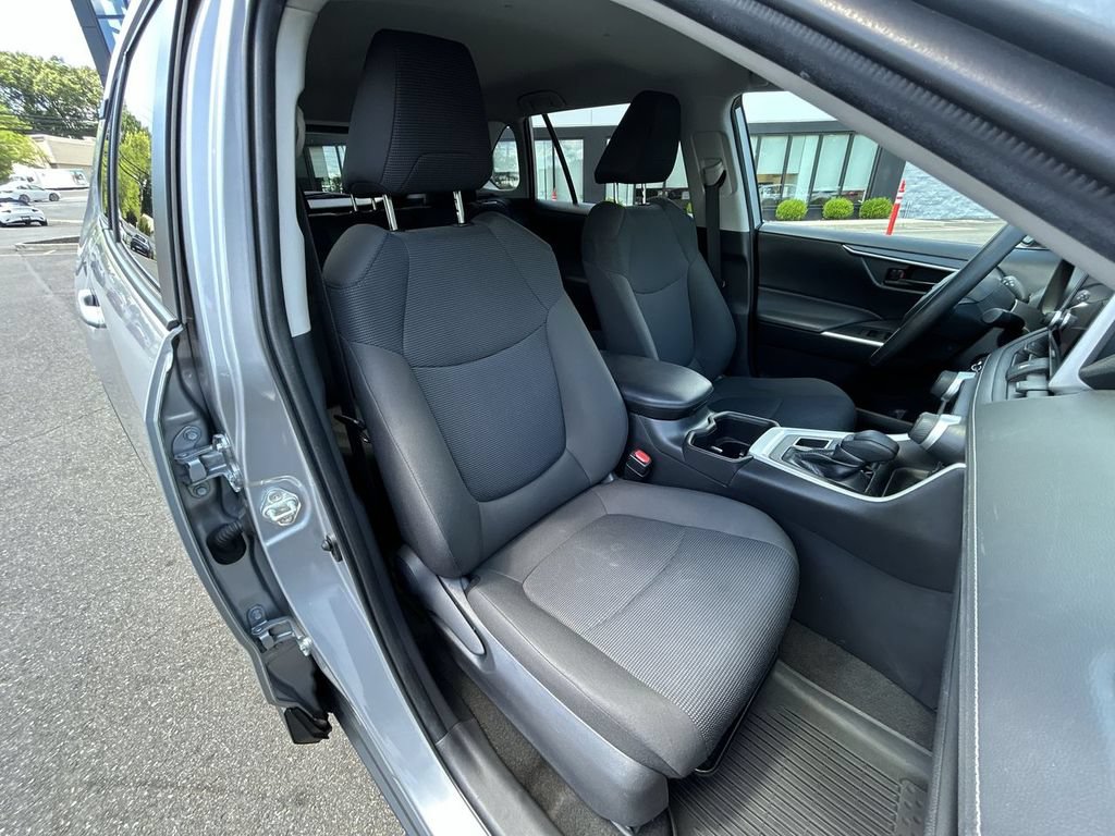 Used 2023 Toyota RAV4 LE AWD/4WD image 24