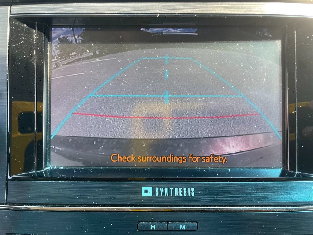 Used 2013 Toyota Avalon Limited w/ Technology Pkg FWD image 18