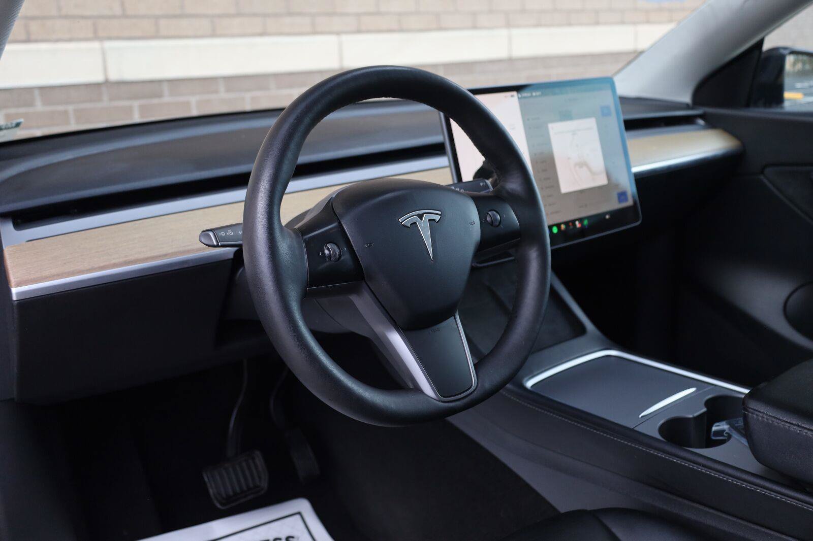 Used 2021 Tesla Model Y Long Range AWD/4WD image 16