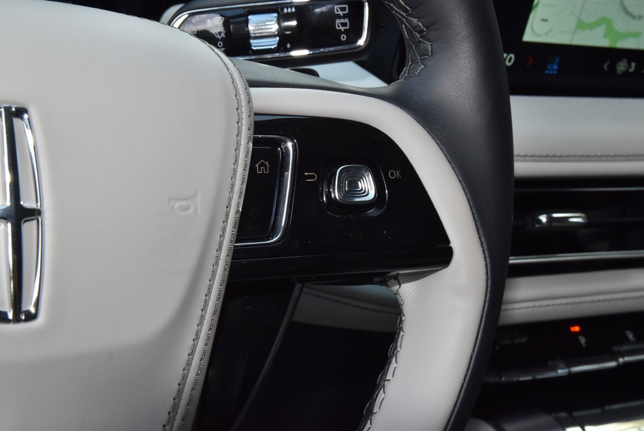 Certified 2026 Lincoln Aviator 2WD w/ Jet Appearance Package image 26