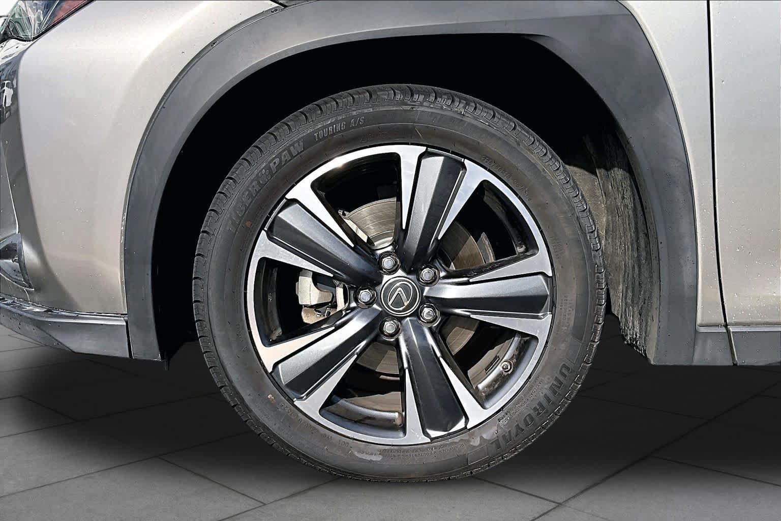Used 2019 Lexus UX 200 w/ Accessory Package 2 FWD image 10