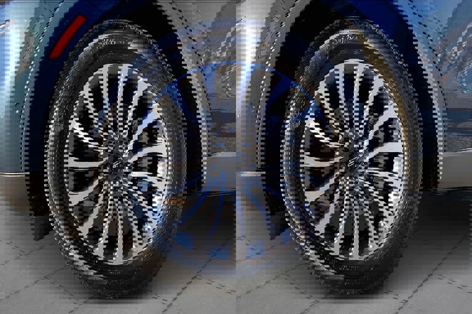 Used 2022 Lincoln Aviator Reserve w/ Equipment Group 201A image 11