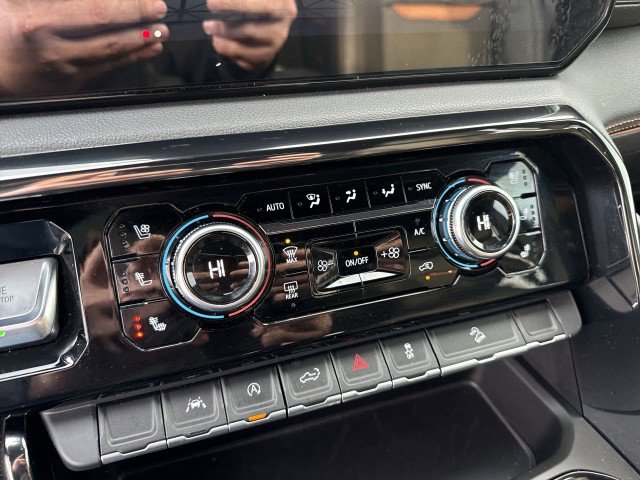 Used 2022 GMC Sierra 1500 AT4 w/ AT4 Preferred Package image 17