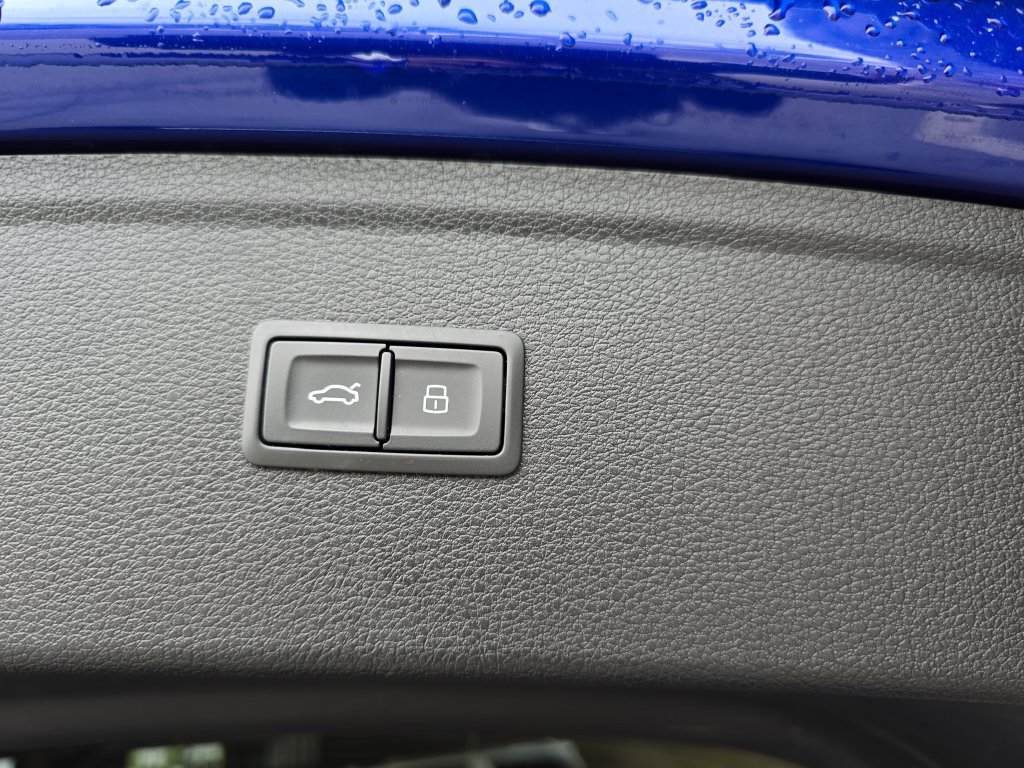 Used 2024 Audi Q5 e Premium Plus w/ Premium Plus Package AWD/4WD image 14