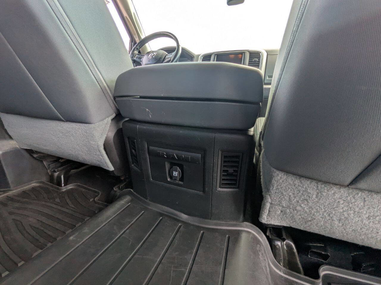 Used 2019 RAM 1500 Classic Warlock AWD/4WD image 28