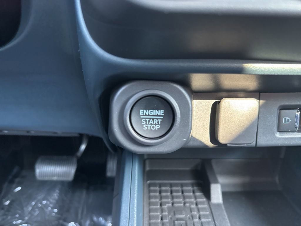 New 2025 Ford Maverick Lariat w/ Black Appearance Package image 33