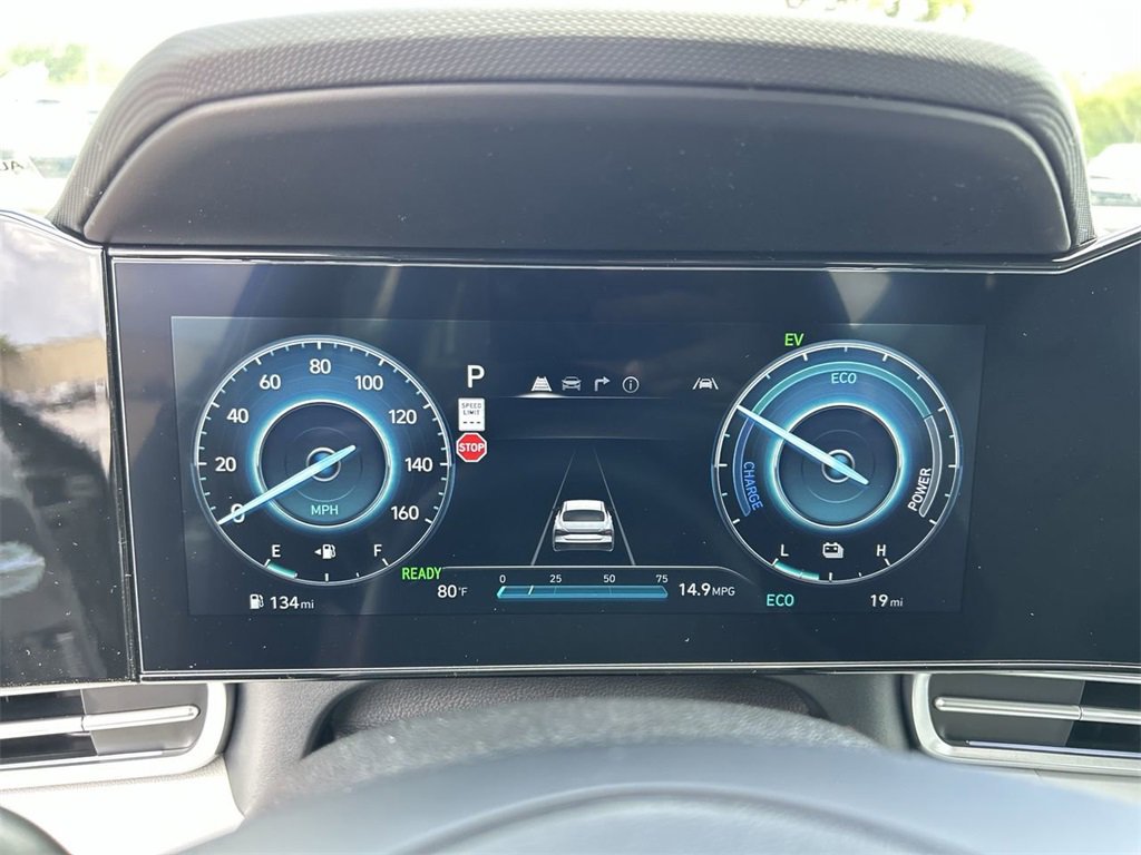 New 2025 Hyundai Elantra Limited image 31