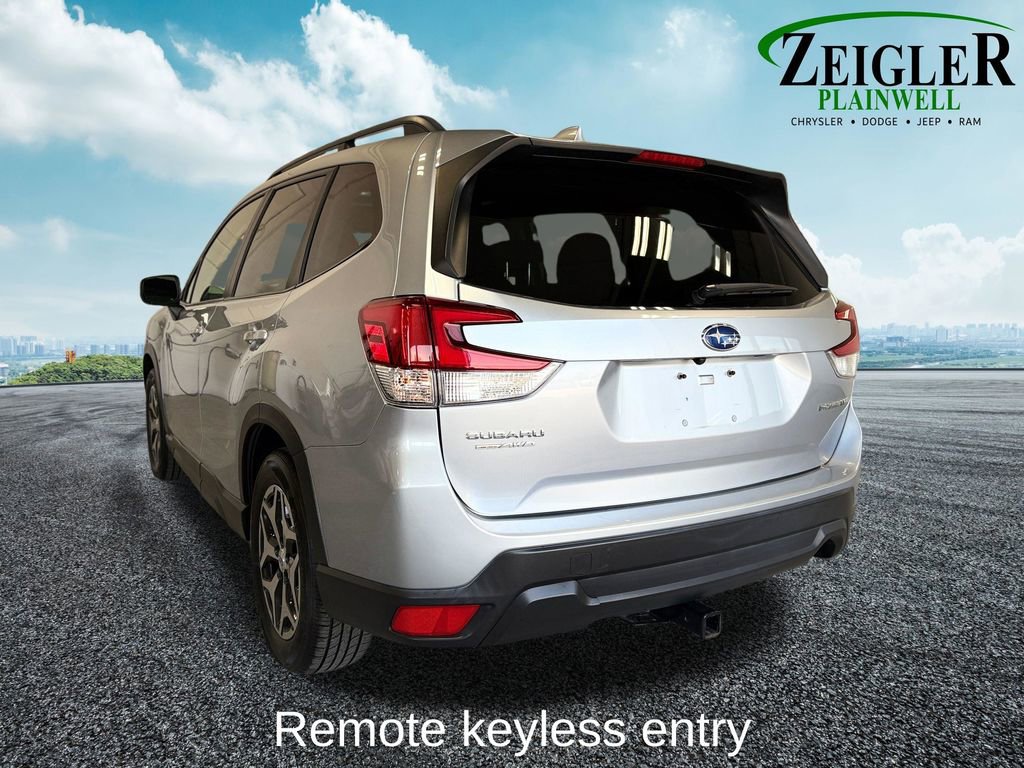 Used 2020 Subaru Forester Premium AWD/4WD image 4