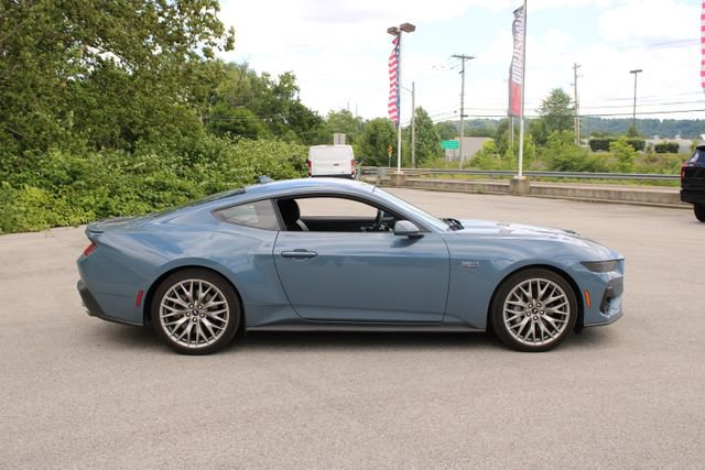 Used 2026 Ford Mustang GT Premium RWD image 5