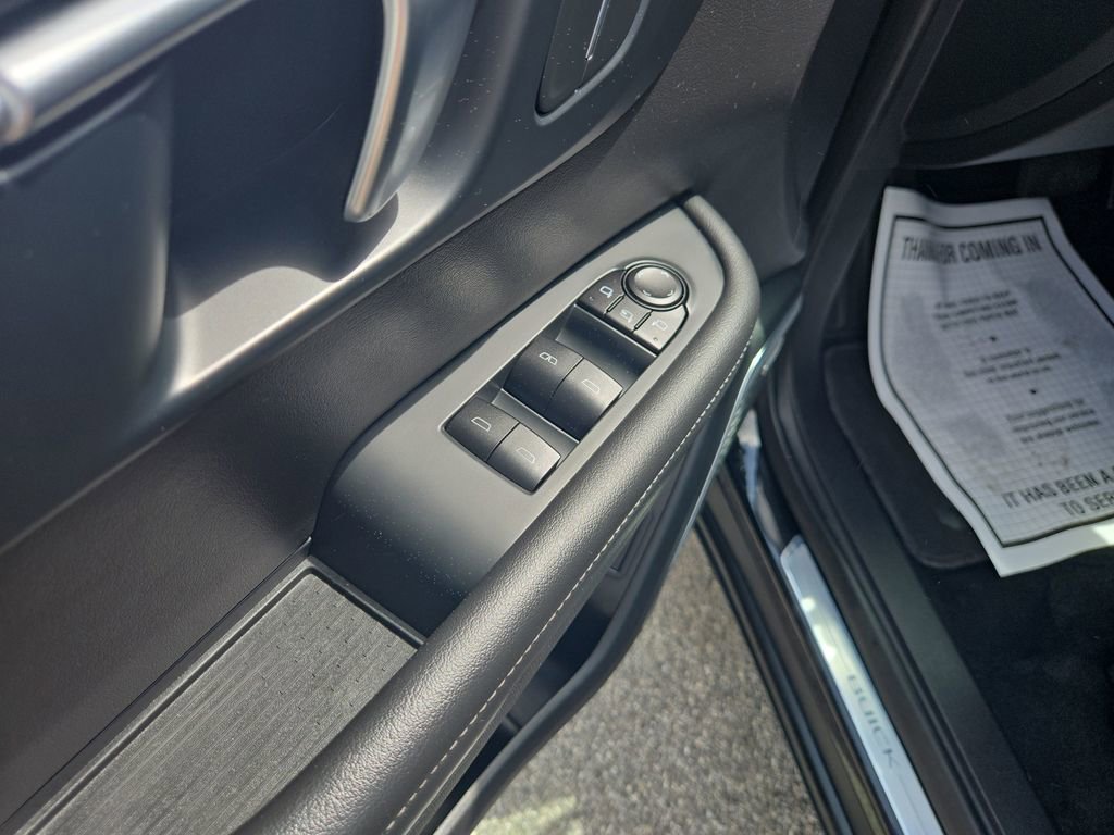 Used 2025 Buick Enclave Preferred FWD image 12