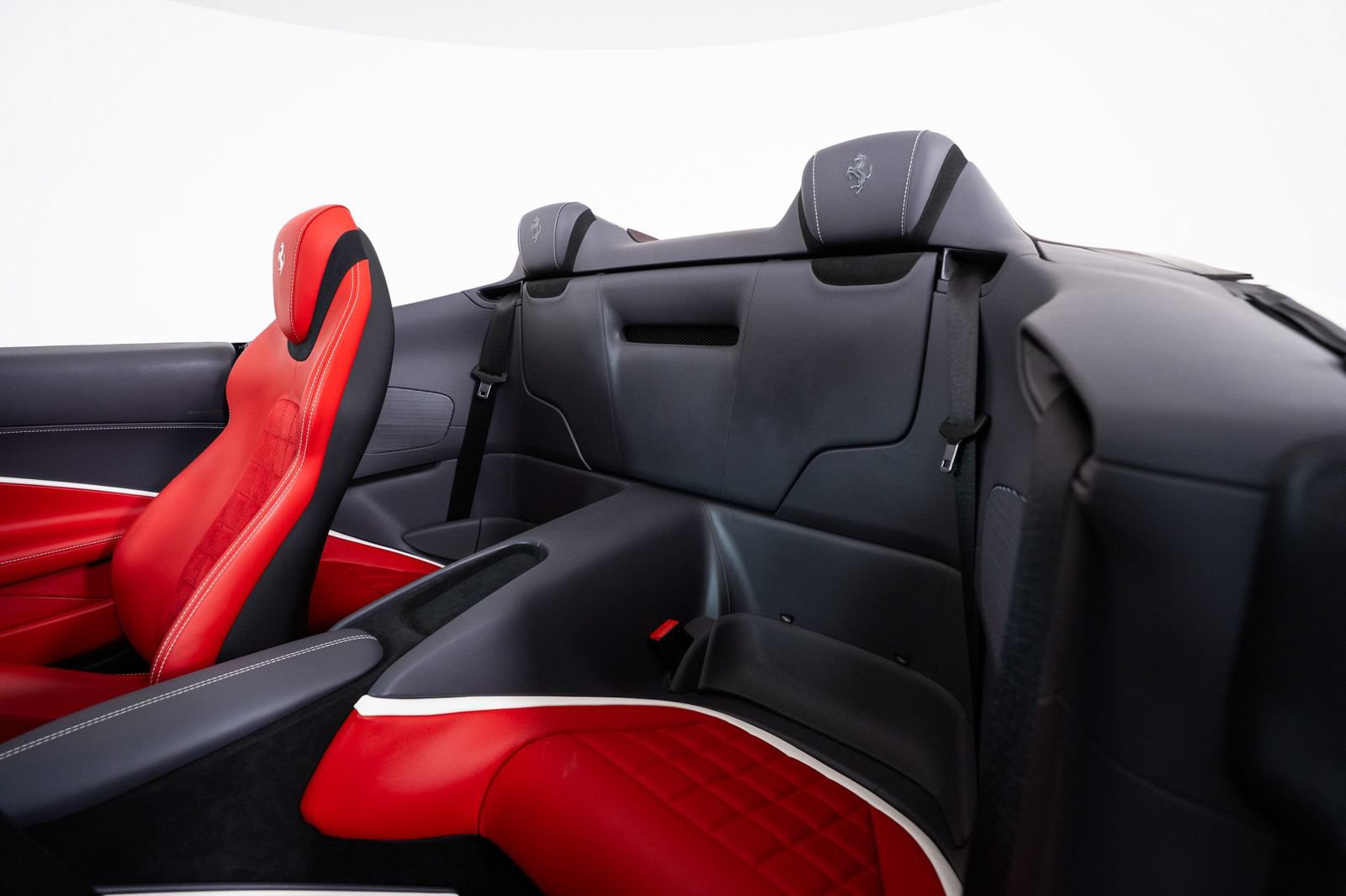 Certified 2025 Ferrari Roma Spider RWD image 29