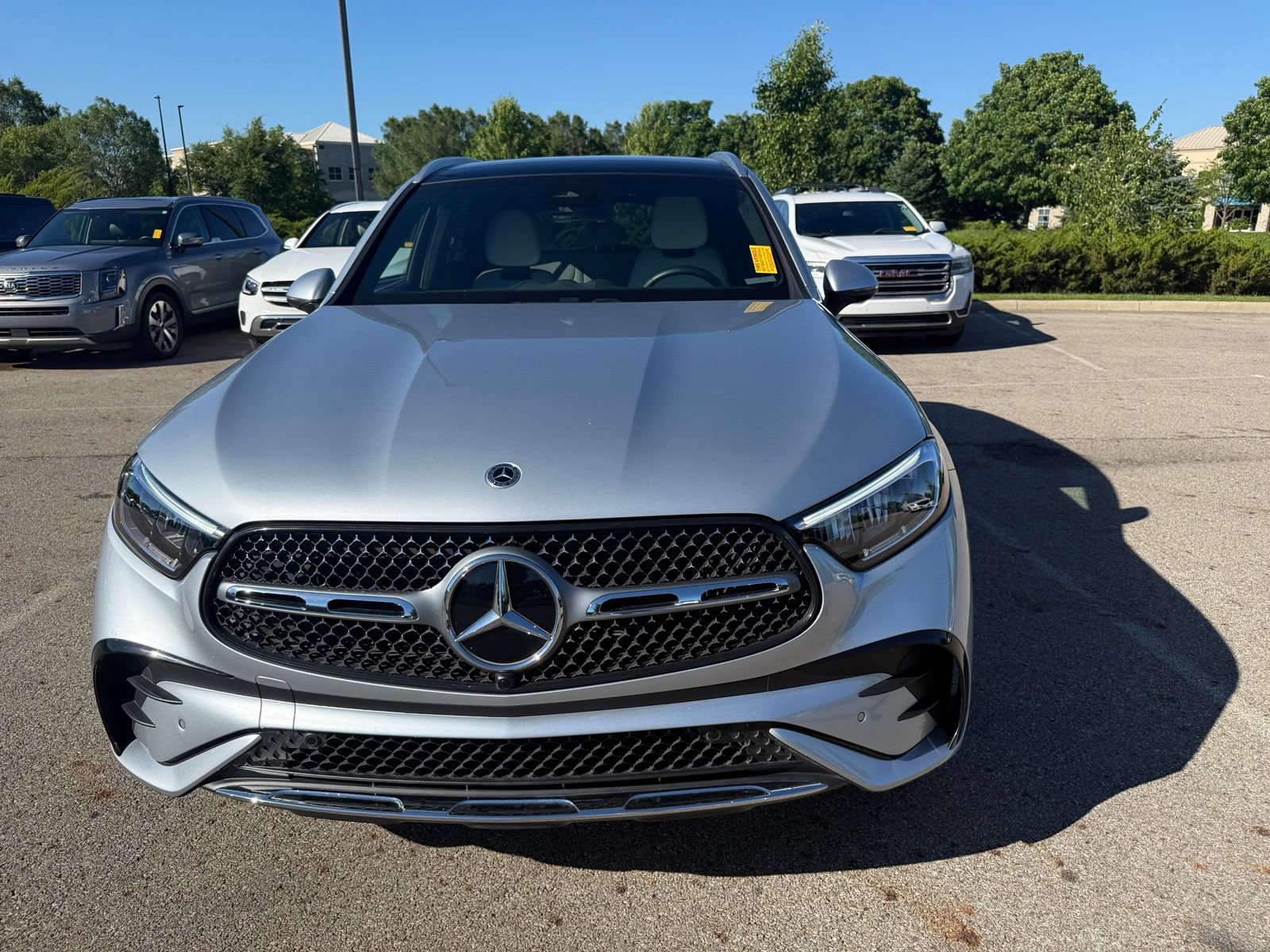 Used 2024 Mercedes-Benz GLC 300 4MATIC image 2