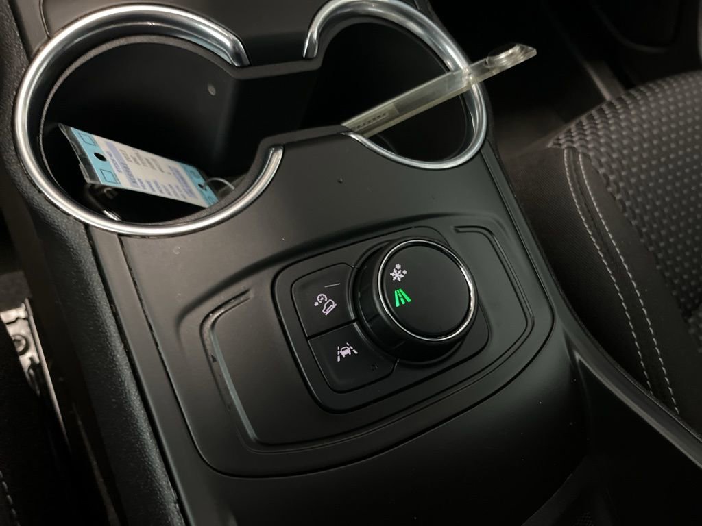 Used 2023 GMC Terrain SLE image 15