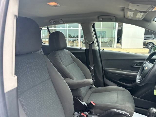 Used 2015 Chevrolet Trax LS FWD image 8