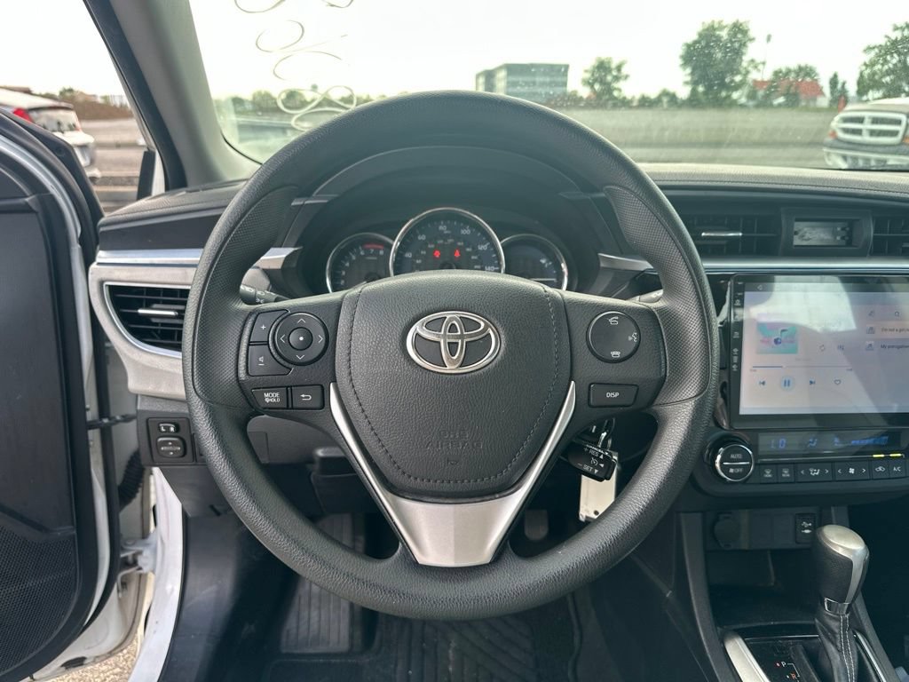 Used 2016 Toyota Corolla LE FWD image 19