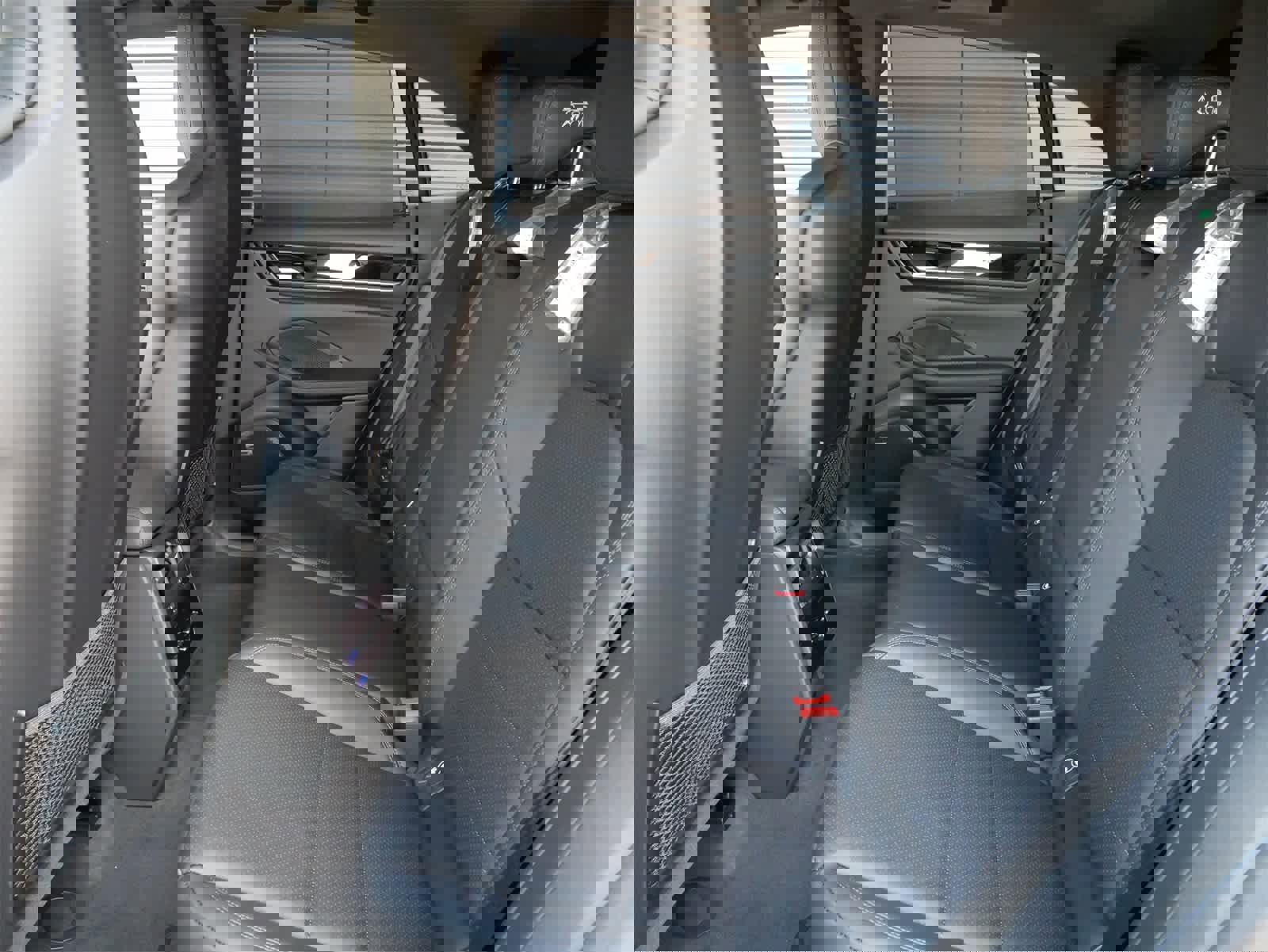 New 2025 Porsche Macan 4S Electric image 6