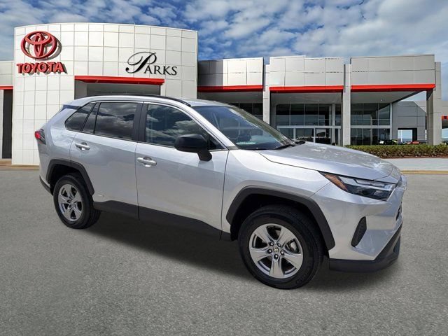 Certified 2025 Toyota RAV4 LE AWD/4WD image 1