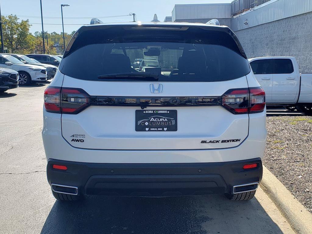 Used 2025 Honda Pilot Black Edition image 6