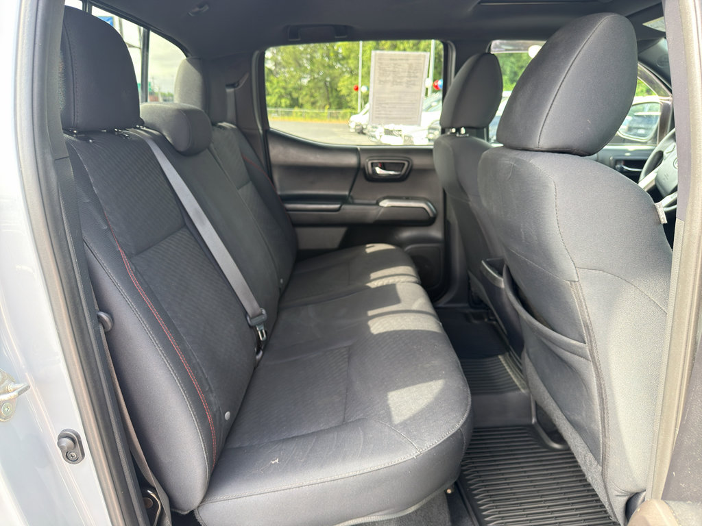 Used 2018 Toyota Tacoma Limited AWD/4WD image 24