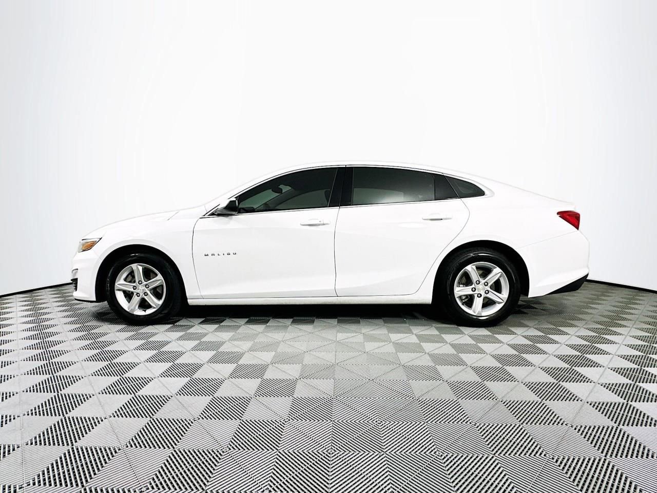 Used 2023 Chevrolet Malibu LT image 15