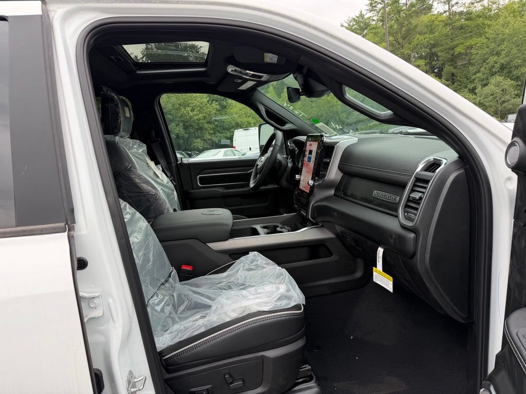 New 2026 RAM 3500 Laramie AWD/4WD image 11
