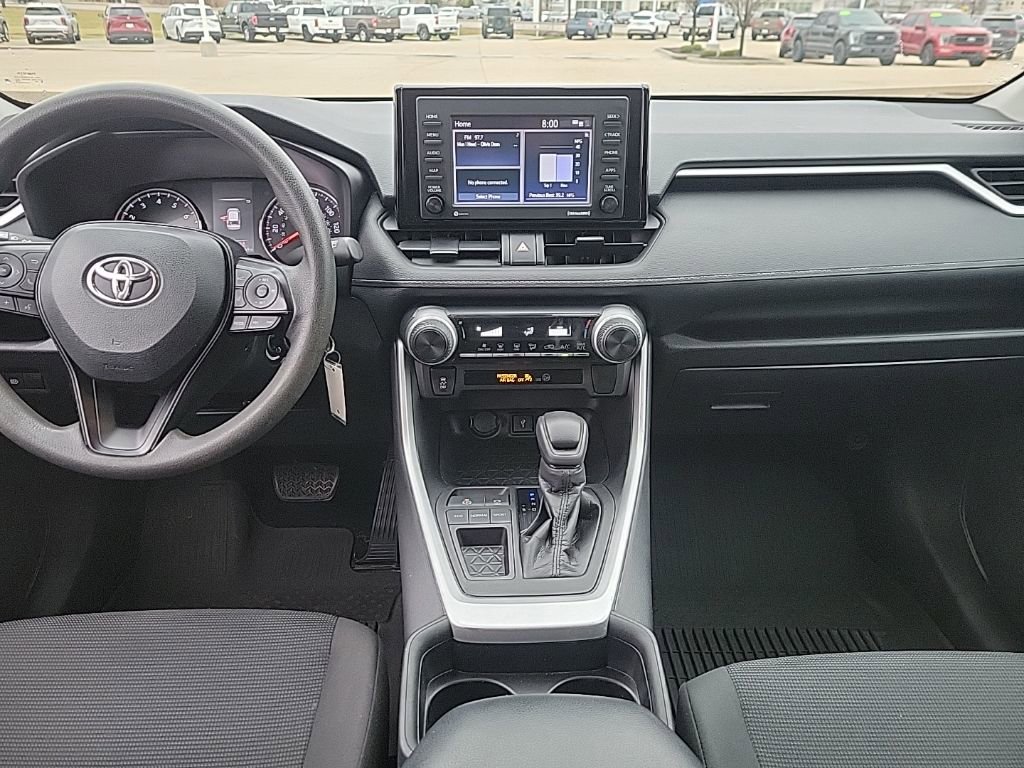 Used 2021 Toyota RAV4 LE image 11