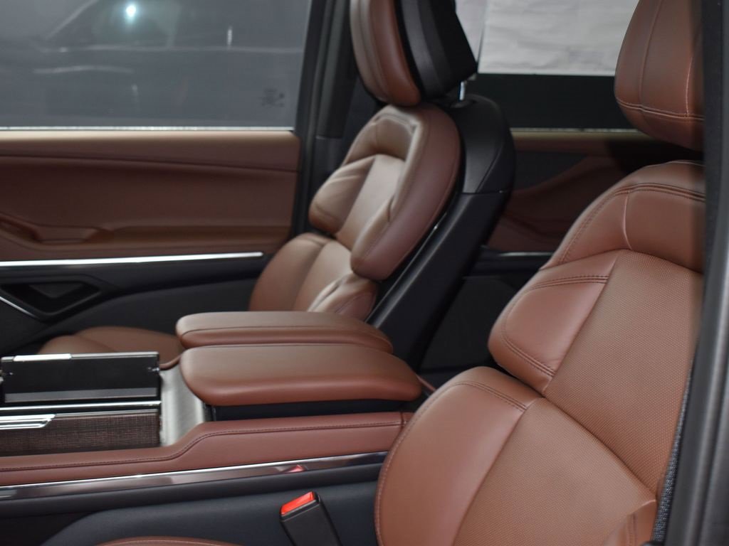 New 2025 Lincoln Navigator Reserve image 7