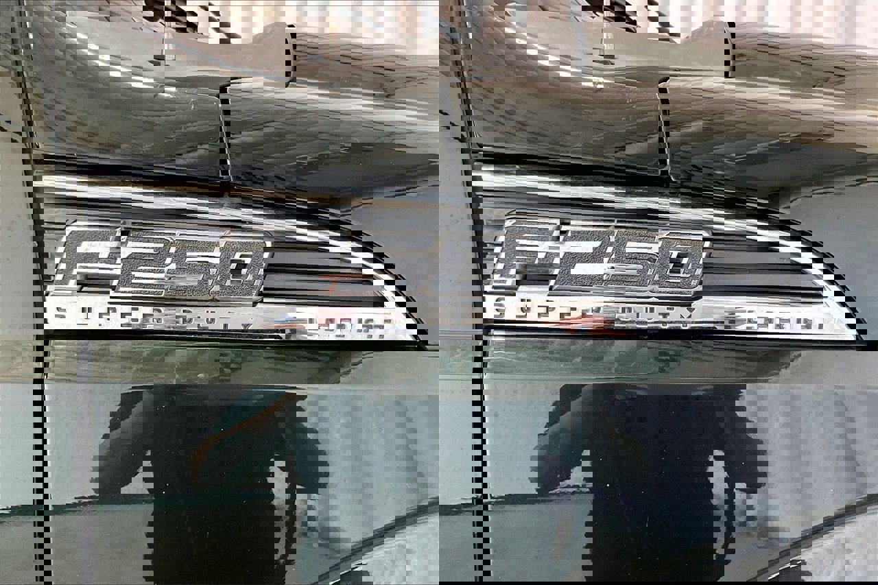 Used 2015 Ford F250 Lariat w/ Lariat Ultimate Package image 9