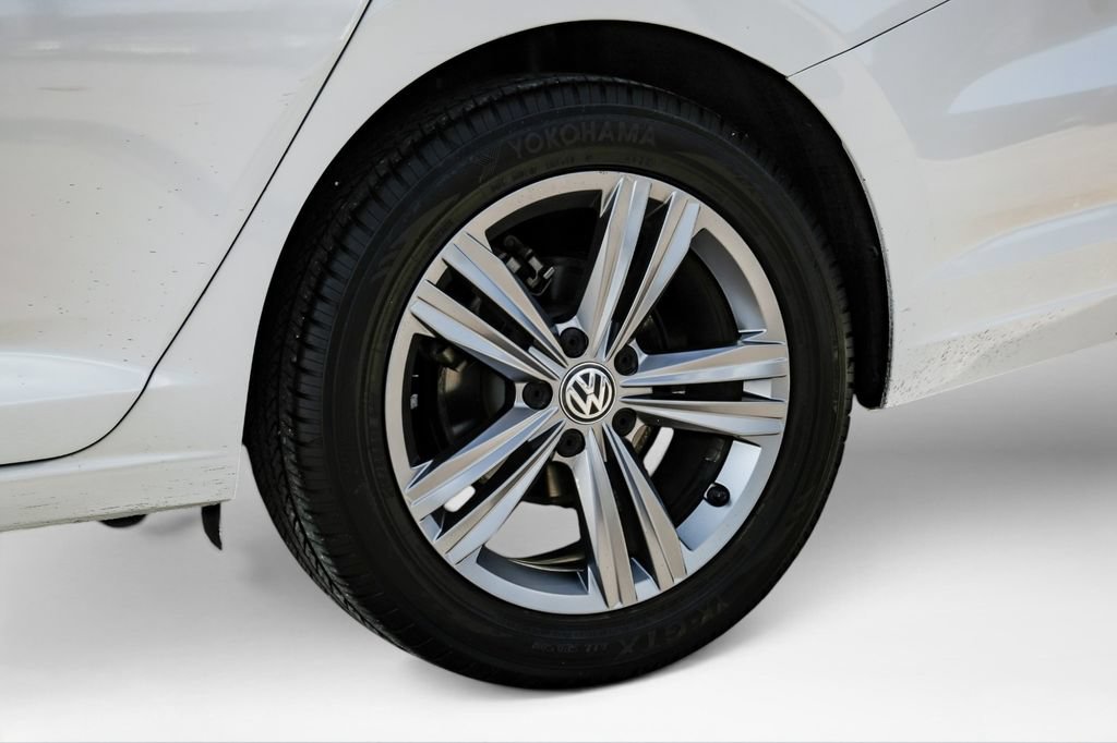 Used 2019 Volkswagen Jetta R-Line FWD image 68