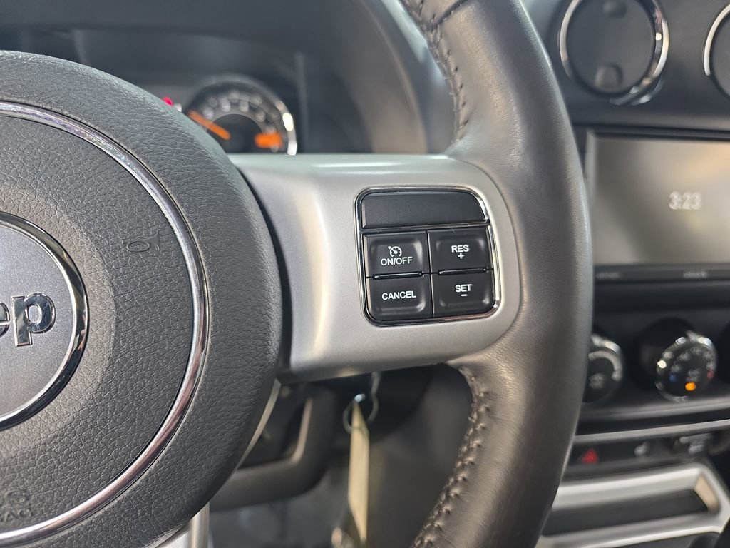 Used 2017 Jeep Compass High Altitude AWD/4WD image 17