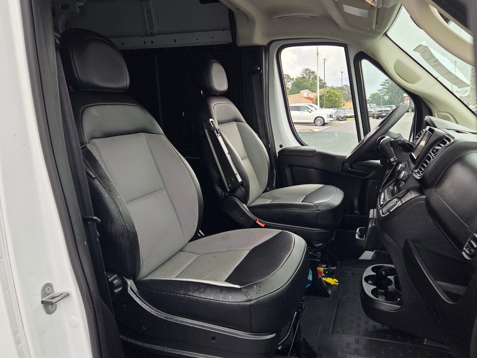Used 2023 RAM ProMaster 2500 FWD image 14