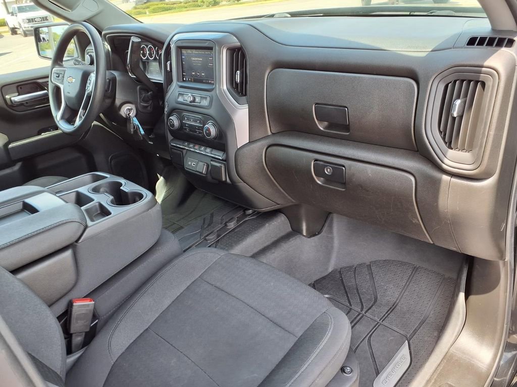 Used 2022 Chevrolet Silverado 1500 Custom w/ Safety Confidence Package AWD/4WD image 11