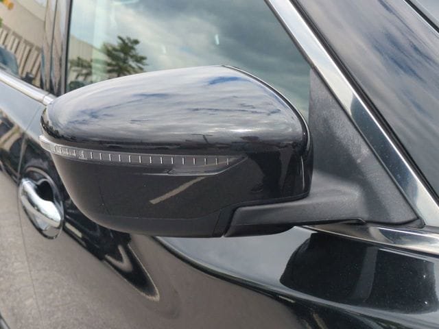 Used 2018 Nissan Rogue SV FWD image 12