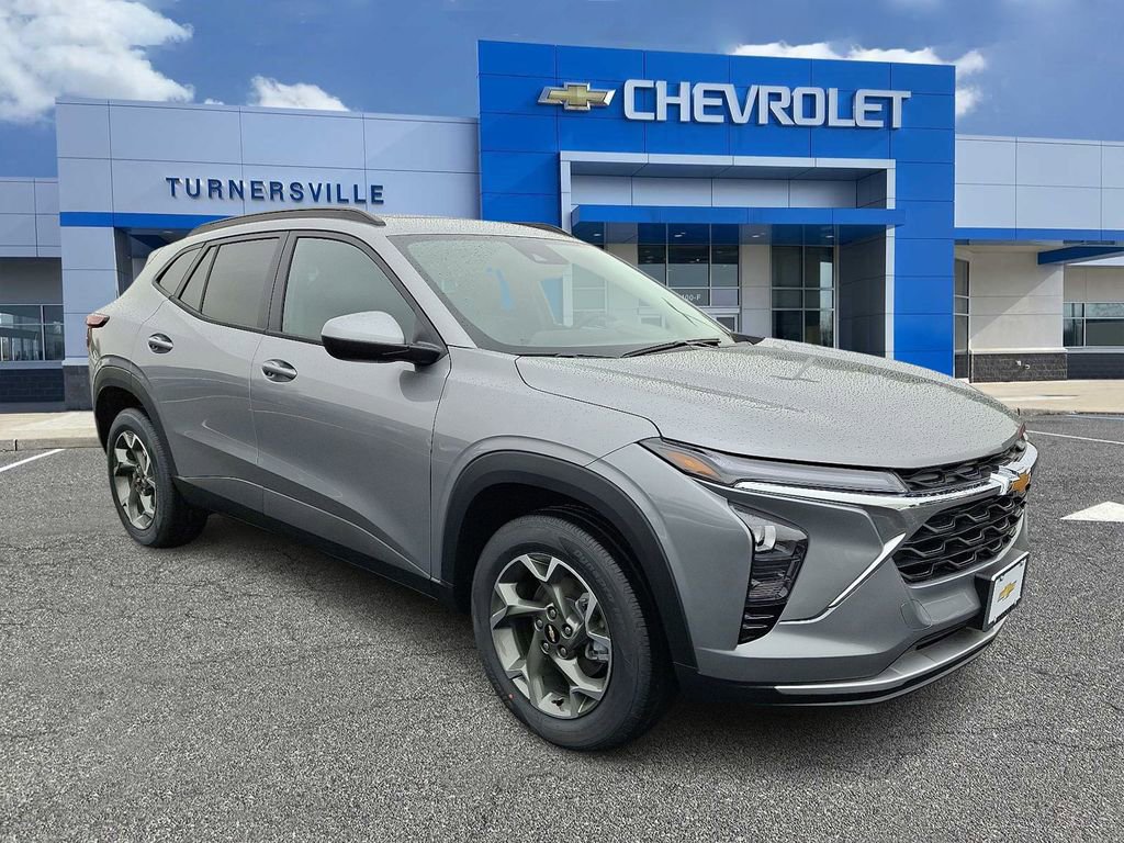 New 2026 Chevrolet Trax LT w/ Sunroof Package image 2