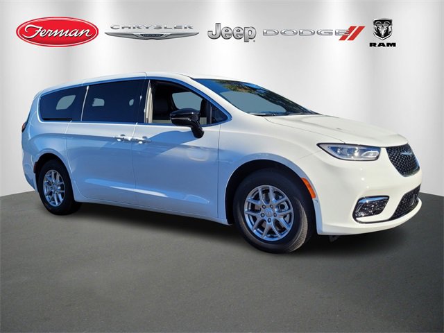 New 2026 Chrysler Pacifica Select image 1