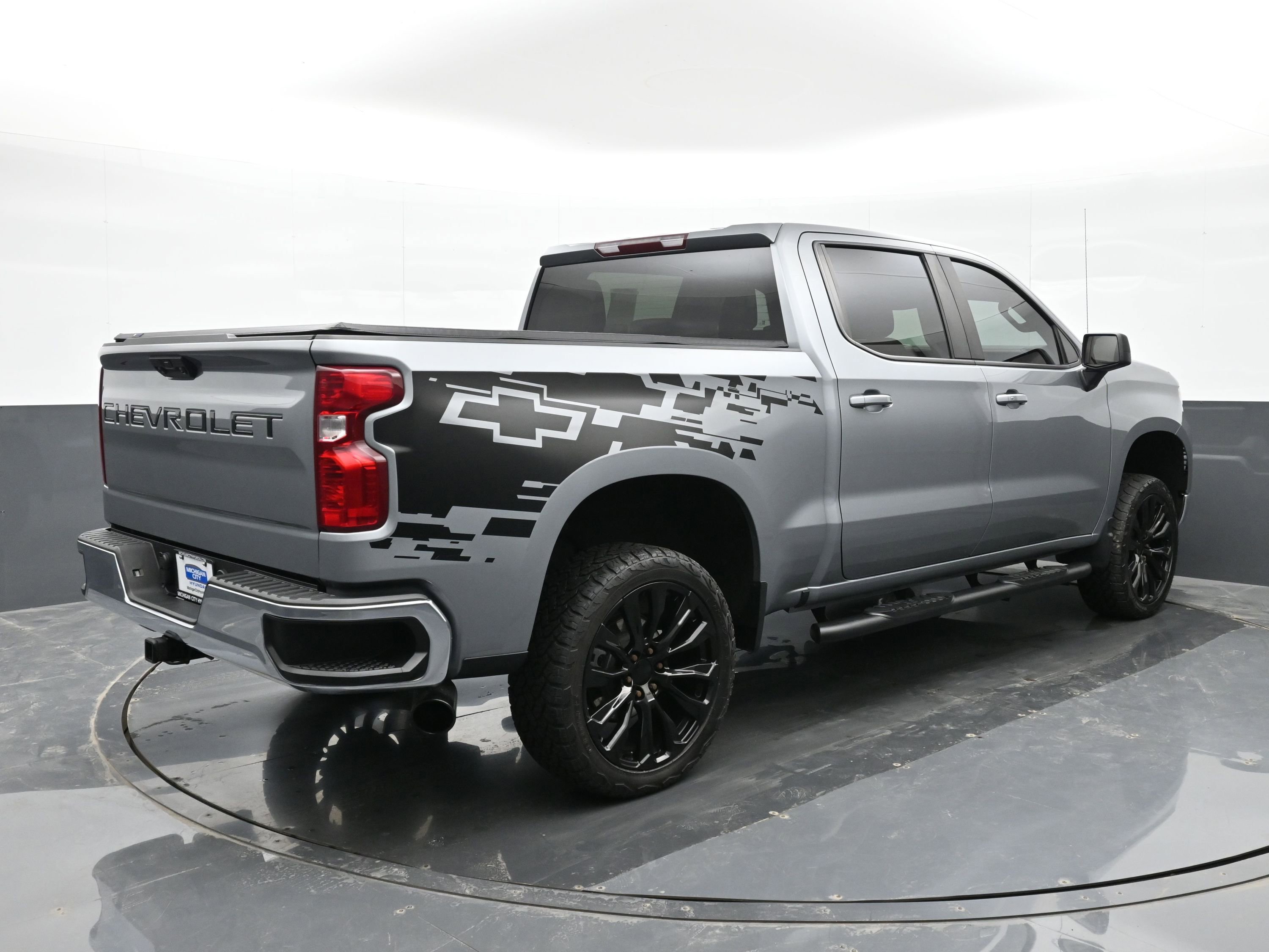 Used 2023 Chevrolet Silverado 1500 LT w/ Protection Package image 8