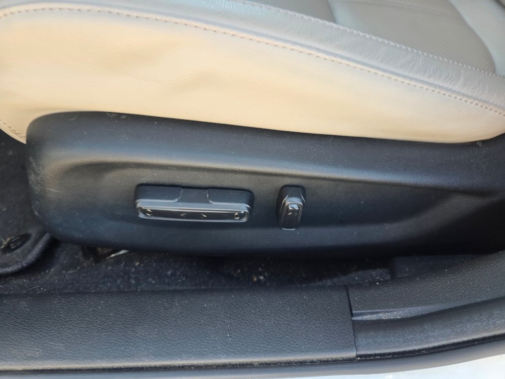 Used 2022 Honda Insight Touring image 16