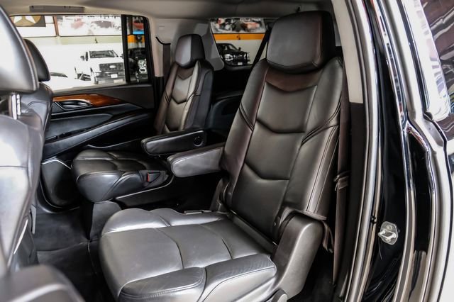 Used 2018 Cadillac Escalade ESV Premium Luxury AWD/4WD image 43