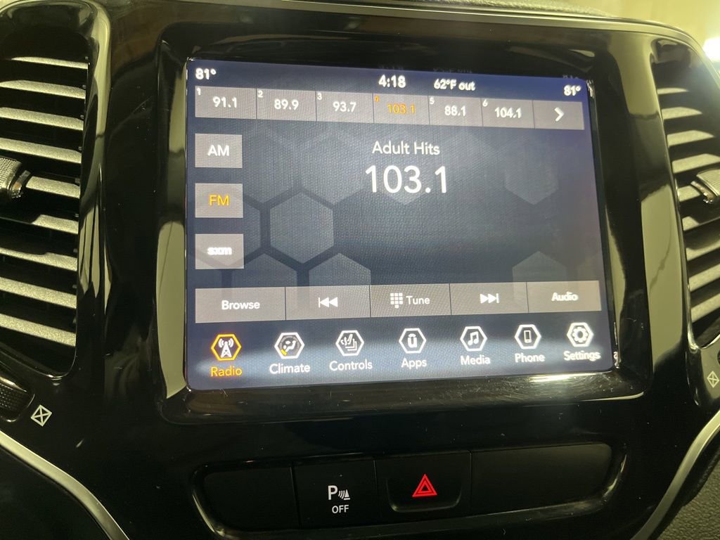 Used 2019 Jeep Cherokee Limited image 17