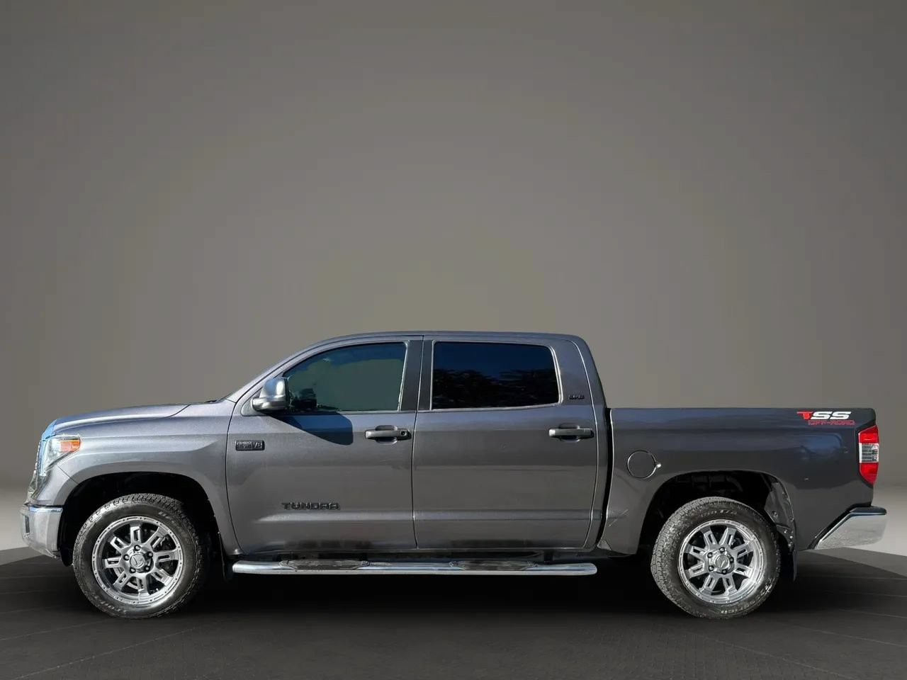 Used 2020 Toyota Tundra SR5 w/ SR5 Upgrade Package AWD/4WD image 8